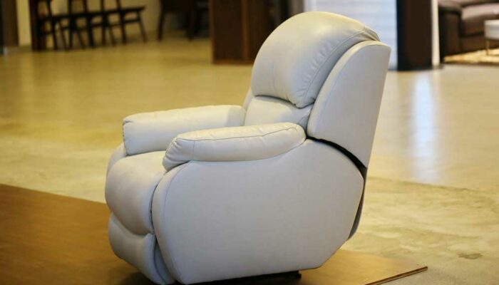 Recliner Riser Chair – Types, Benefits, and Purchasing Tips