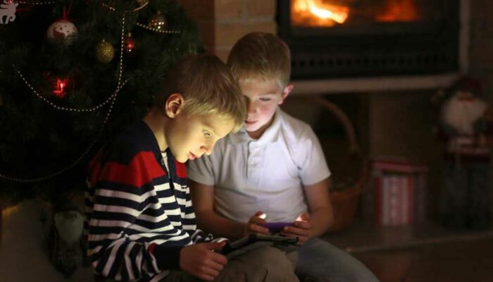 No Contract Cellphone Plans for Kids from Best Buy