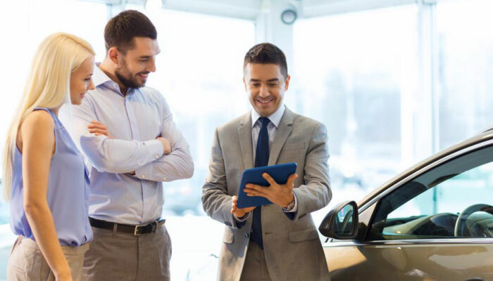 A check on used car’s exteriors before you buy one