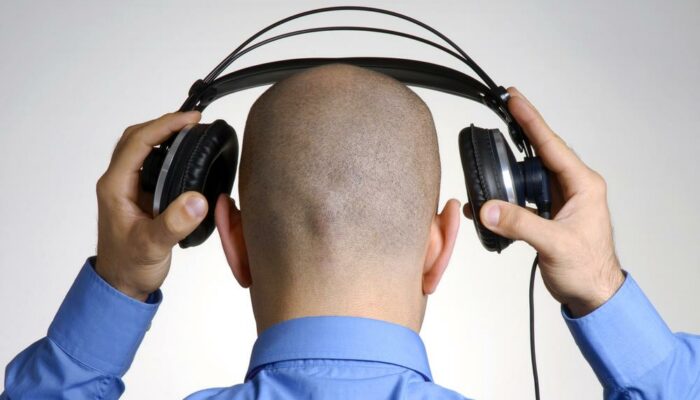 Here’s how overuse of headphones affects your health