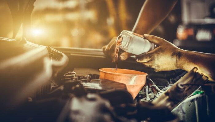 Synthetic Oil Change and How it Helps Improve the Car’s Engine