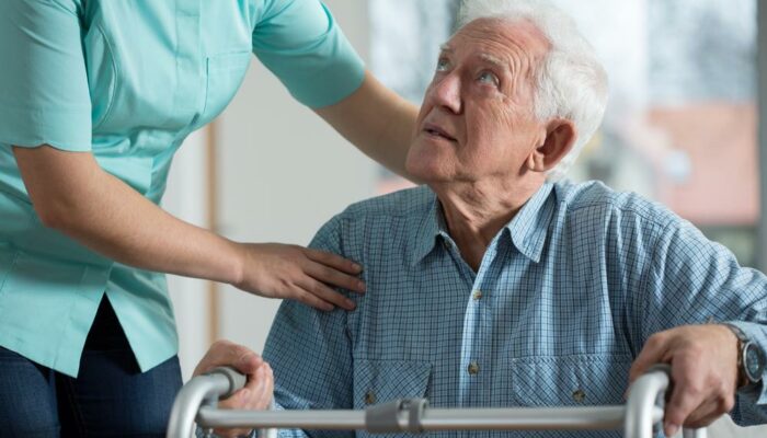 Benefits of living in elderly assisted living homes