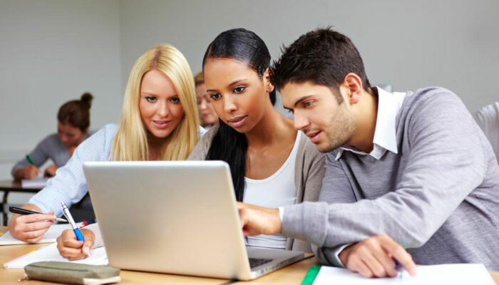 Four great reasons to take English classes online