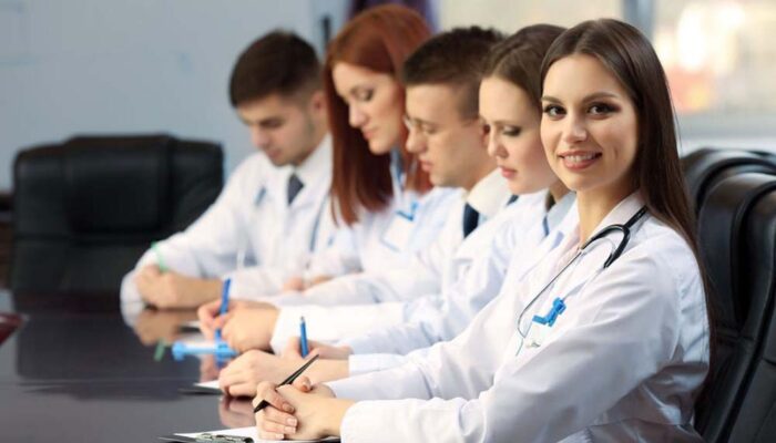 Job opportunities for medical assistant degree holders