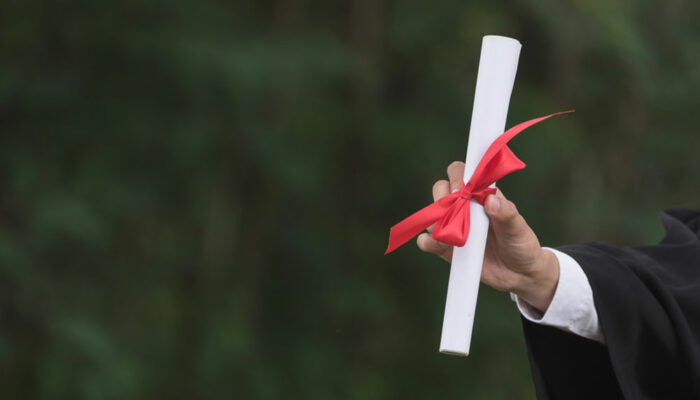 List of colleges that offer affordable associate degrees