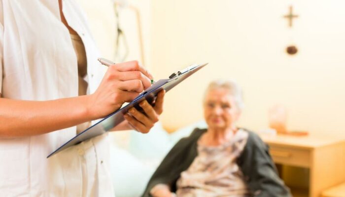 What You Need To Work In A Senior Care Center