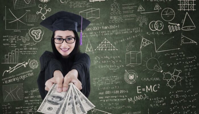 4 Full Tuition Scholarships That Every Topper Should Know About