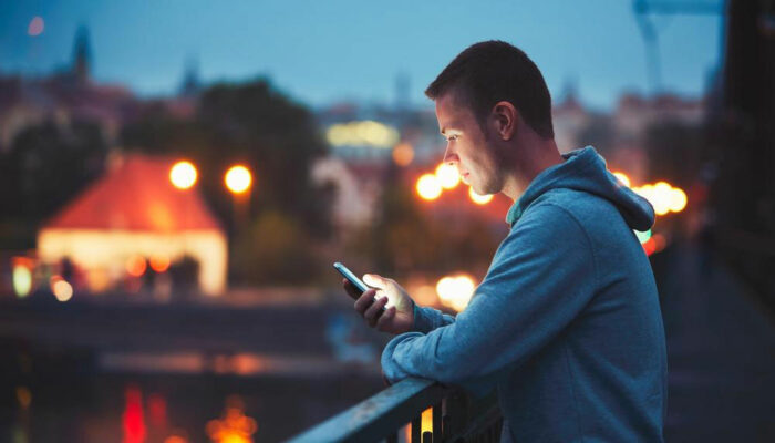 4 great ways to save on communication expenses