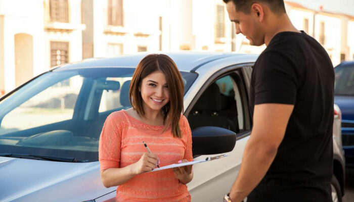 4 popular dealers from whom to buy a GMC Sierra 1500 Denali