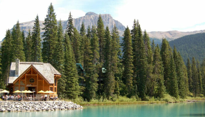 5 Unique Canadian Rockies Vacation Packages