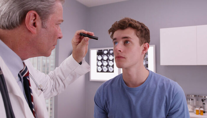 Ophthalmologist – How to Find One, Factors to Consider, and Fees